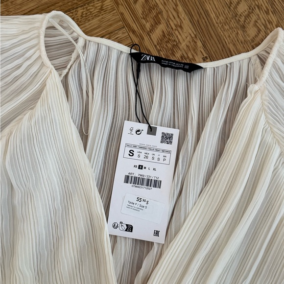 Zara ecru pleated blouse size small - Picture 6 of 8